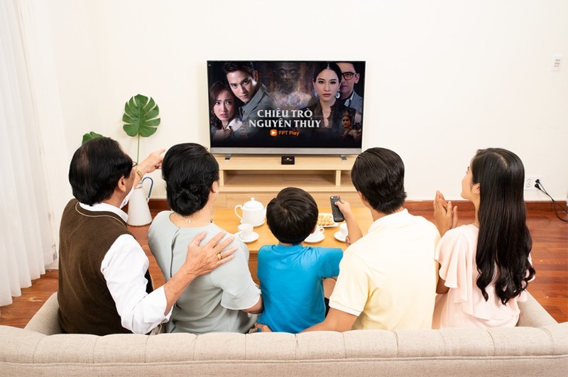 Lắp đặt Combo Sky FPT xem truyền hình cực thích thú cùng gia đình thân yêu
